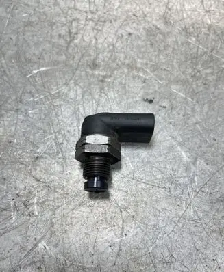 BMW 5 E60 E61 Fuel main line pipe 0281002497