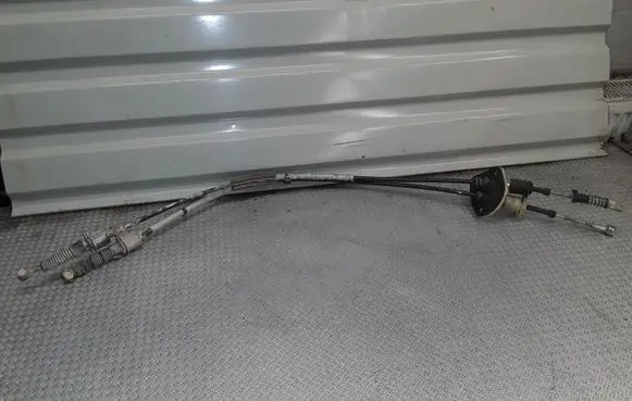 Gear shift cable linkage