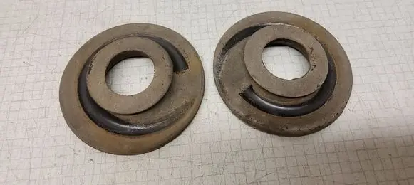 Volkswagen PASSAT B6 Rear coil spring rubber mount 1K0512149B