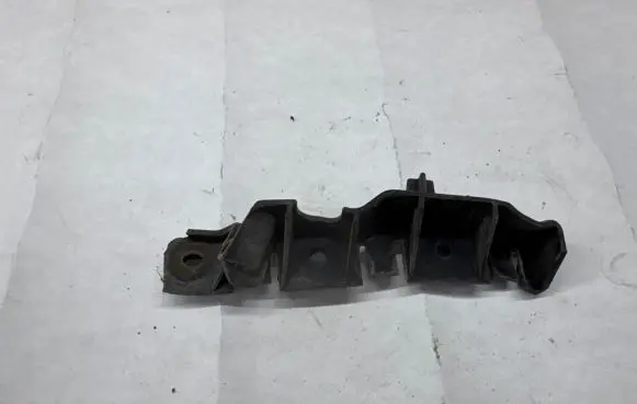 Audi A3 S3 8P Front bumper mounting bracket 8P3807183A