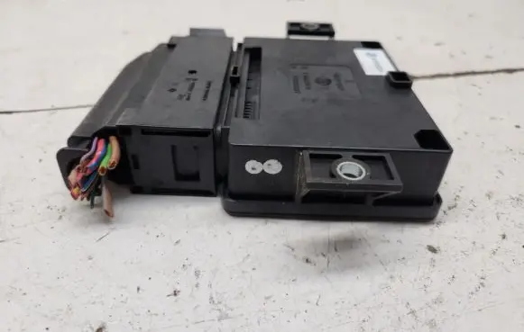 Audi S5 Hand brake control module 8K0907801