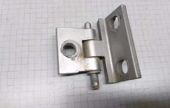 Volvo V70 Front door upper hinge