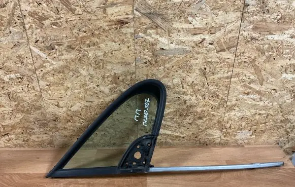 Peugeot 307 Front door vent window glass four-door 43R00048 DOT24AS2M68