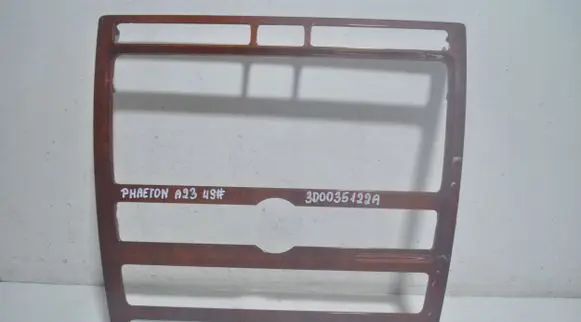 Volkswagen Phaeton Radio/GPS head unit trim 3D0035122A