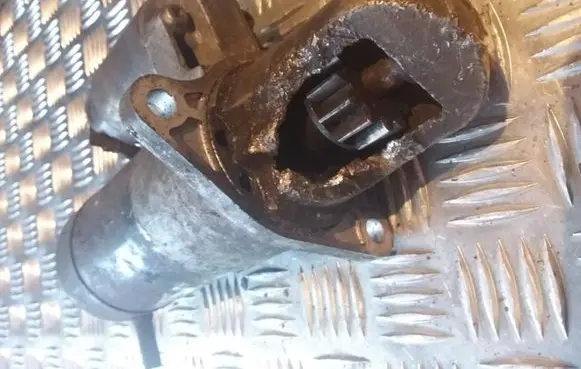 Mazda MX-3 Starter motor M1T75581