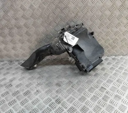 Mercedes-Benz ML W163 Air filter box cover A1635000016