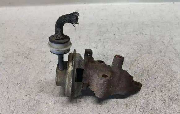 Toyota Avensis T220 EGR valve 8623020010