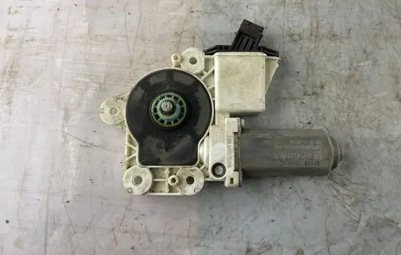 Opel Signum Rear door window regulator motor 24414777 991324102