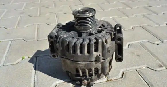 Mercedes-Benz E W212 Generator/alternator A0009067900