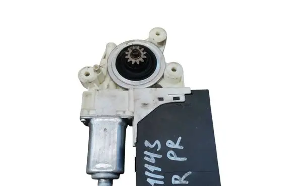 Volvo S40 Front door window regulator motor 30737679 240540152609 994580108