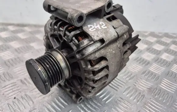 Mercedes-Benz E W212 Generator/alternator A0009063000 211036235 2608896B