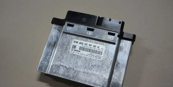 Volkswagen Golf VII Engine control unit/module 04C907309AE
