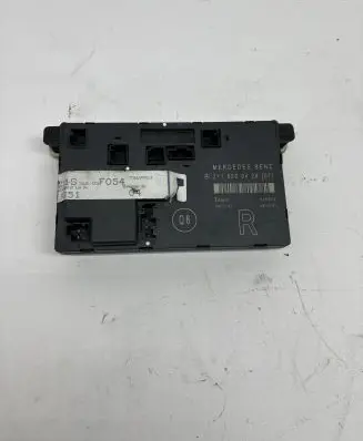 Mercedes-Benz E W211 Door control unit/module 211820042607 2118200426