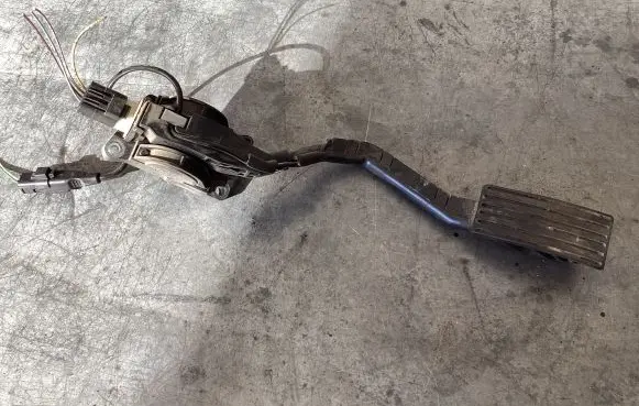 Peugeot 407 Accelerator throttle pedal F00C3E2429