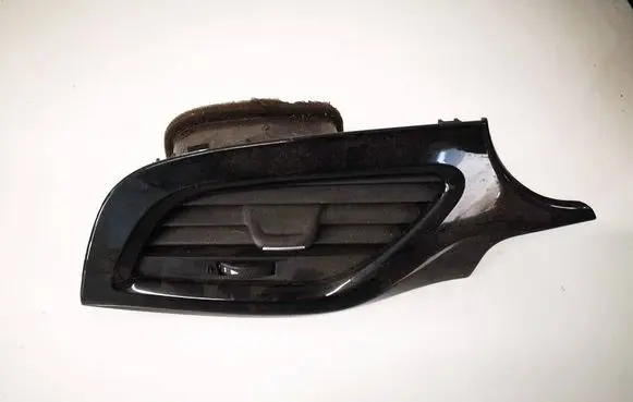 Opel Corsa E Dash center air vent grill 39050126 460029937