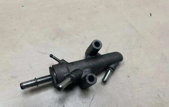 Opel Zafira B Fuel main line pipe 000551963330