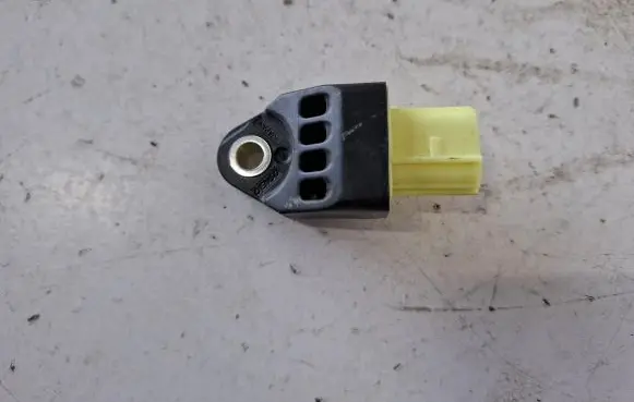 Lexus RX 450H Airbag deployment crash/impact sensor 8983112010