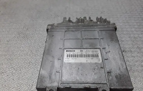 Renault Scenic I Engine control unit/module 7700114644 0281010077