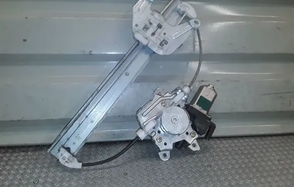 Nissan X-Trail T30 Rear door window regulator with motor 