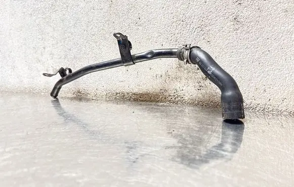 Opel Astra H Breather hose/pipe 55351569
