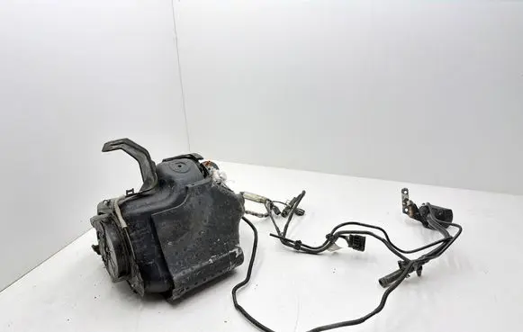 BMW X6 F16 AdBlue liquid reservoir 7295653 1021748