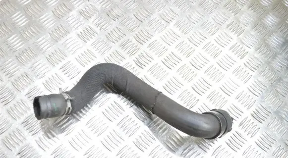 Coolant pipe/hose