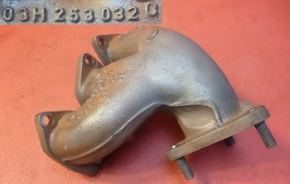 Volkswagen PASSAT B6 Exhaust manifold 03H253032C