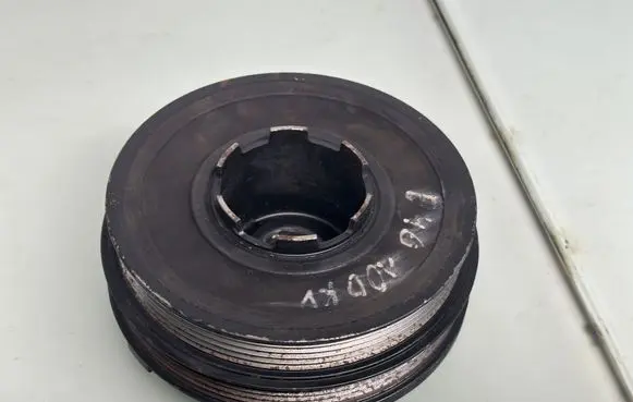 BMW 3 E46 Crankshaft pulley 2247565 11232247565