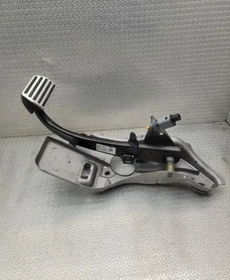 Volvo XC40 Brake pedal 32265013