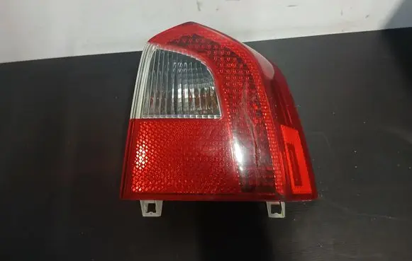 Volvo V70 Rear/tail lights 30698984