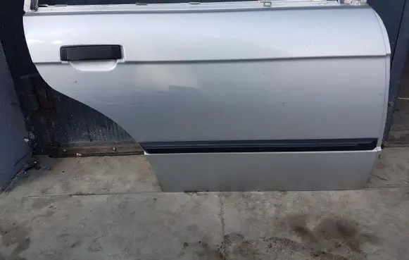 BMW 3 E30 Rear door