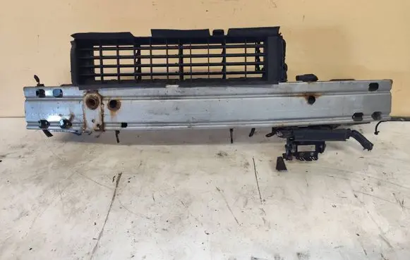 Nissan Qashqai Front bumper cross member 21456480