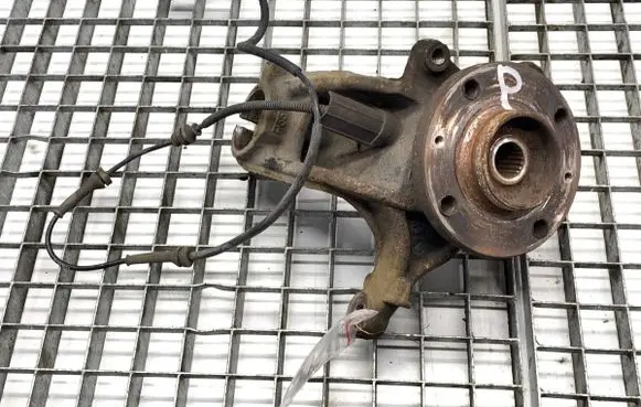 Peugeot 208 I Front wheel hub spindle knuckle 