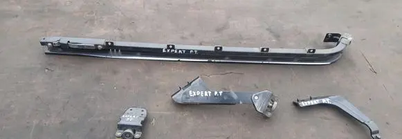 Peugeot Expert Sliding door upper roller guide/hinge 98080758