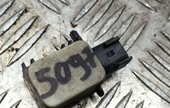 Hyundai Santa Fe Airbag deployment crash/impact sensor 959303L100 SA320100000 37060113