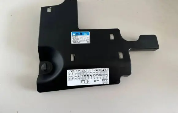 Honda FR-V Dashboard lower bottom trim panel 77305