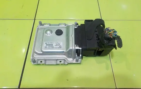 KIA Rio Engine control unit/module 391332B312