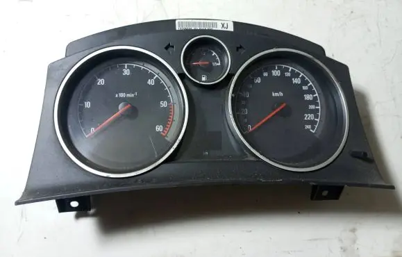 Opel Zafira B Speedometer (instrument cluster) 13225988 SW6607