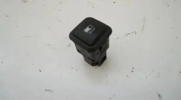 Volkswagen Bora Fuel tank opening switch 3B0959833A
