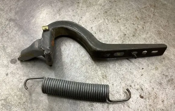 Mercedes-Benz W123 Tailgate/trunk/boot hinge 1237500187