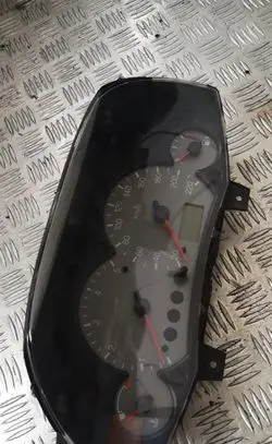 Ford Focus Speedometer (instrument cluster) 1m5f10849