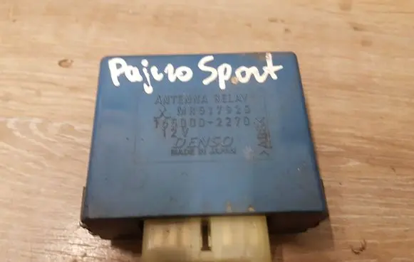 Mitsubishi Pajero Sport I Aerial antenna amplifier MR517920 1650002270