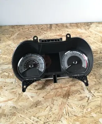 Jaguar XF Speedometer (instrument cluster) 8X2310849JJ
