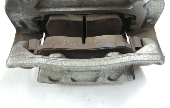 Hyundai Kona I Front brake caliper