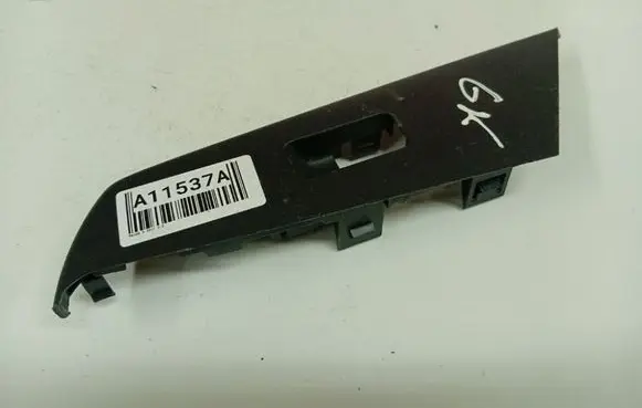 Mazda 3 II Front door window switch trim BBM4685L6