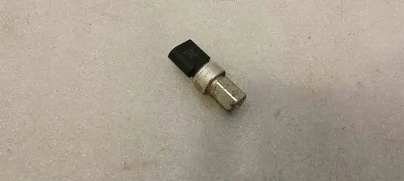 Audi A3 S3 8P Air conditioning (A/C) pressure sensor 1K0959126A