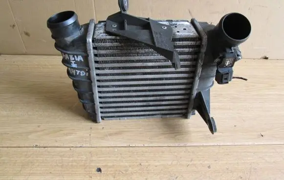 Skoda Fabia Mk1 (6Y) Intercooler radiator 6Q0145804A TIA1180 862403N