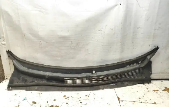 Ford Taurus Wiper trim AG135402222ADW