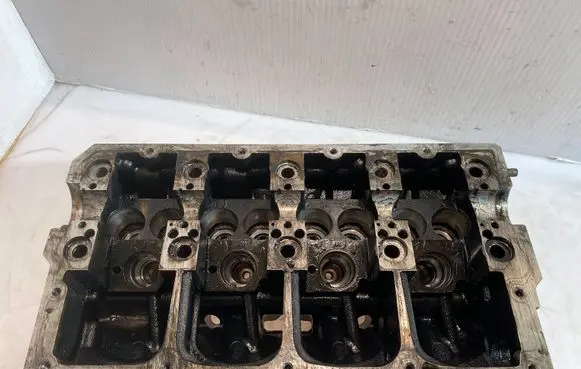 Volkswagen PASSAT B5.5 Engine head 038103373R