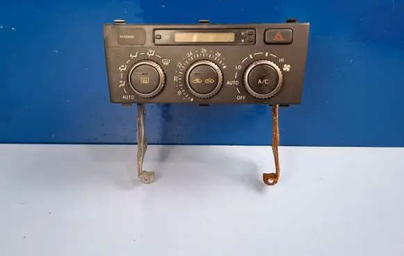Lexus IS 200-300 Climate control unit 8865053010 1773004023